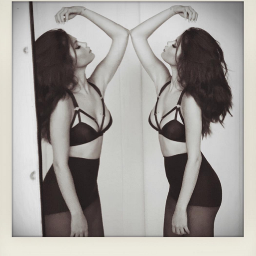 Dubbelt upp med Selena Gomez. Dubbelt upp med Selena Gomez.